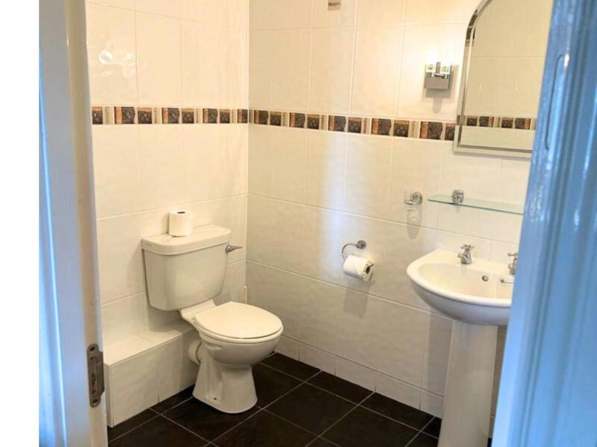 Spacious 2 Bedroom Apartment In Килларни Экстерьер фото