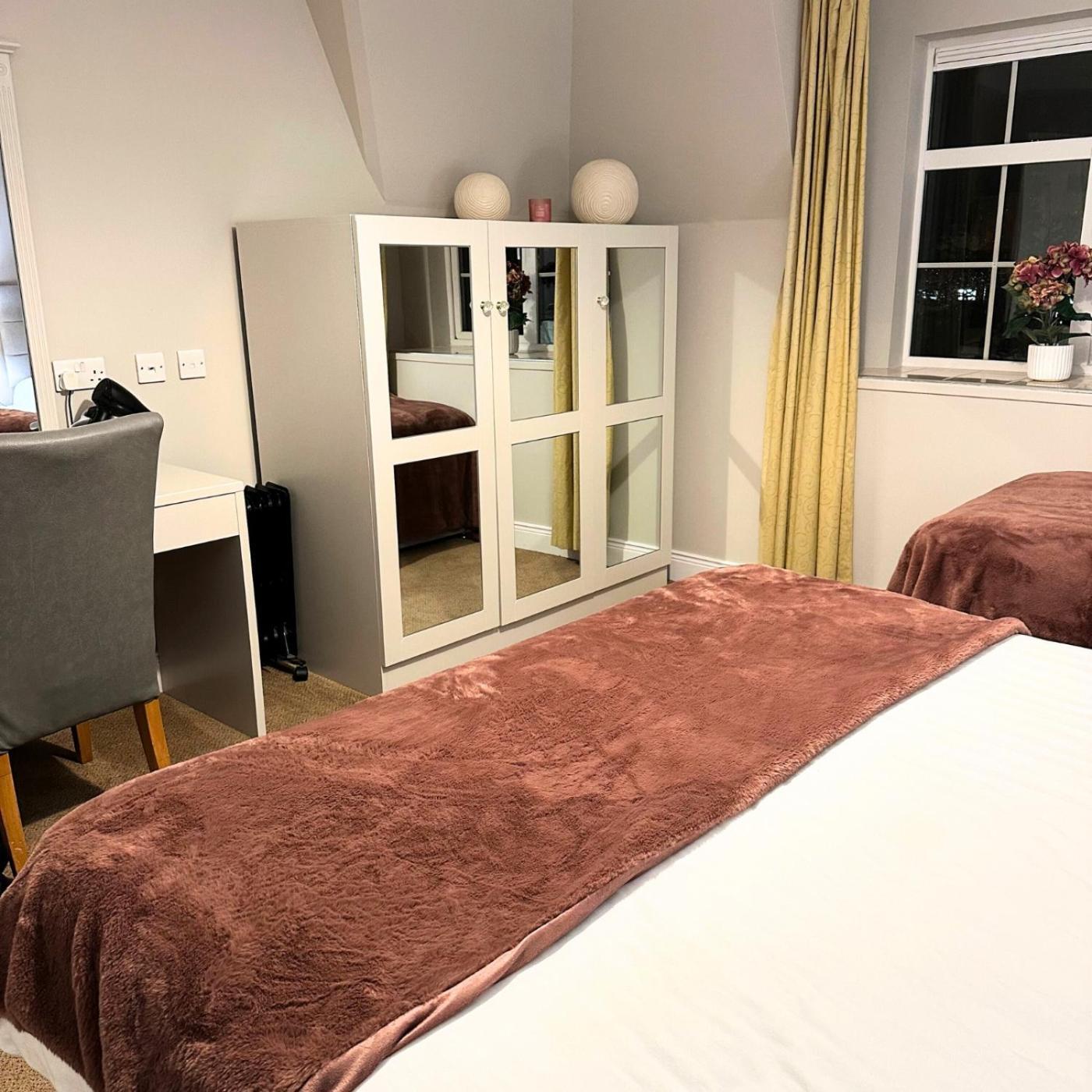 Spacious 2 Bedroom Apartment In Килларни Экстерьер фото